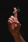 finger-with-knot-image